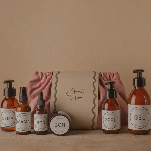 Présentation des produits contenus dans la trousse de l'hiver Soin de Soi