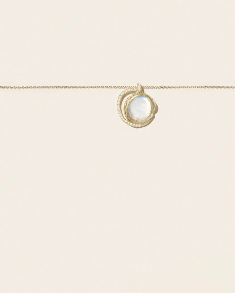 Pascale-Monvoisin-gaia-n3-collier-moonstone-seul.webp