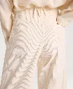 Momoni-aoki-bis-pantalon-velours-détail.webp