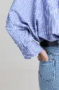 Light_Blue_Shirt_Jackie_detail.webp