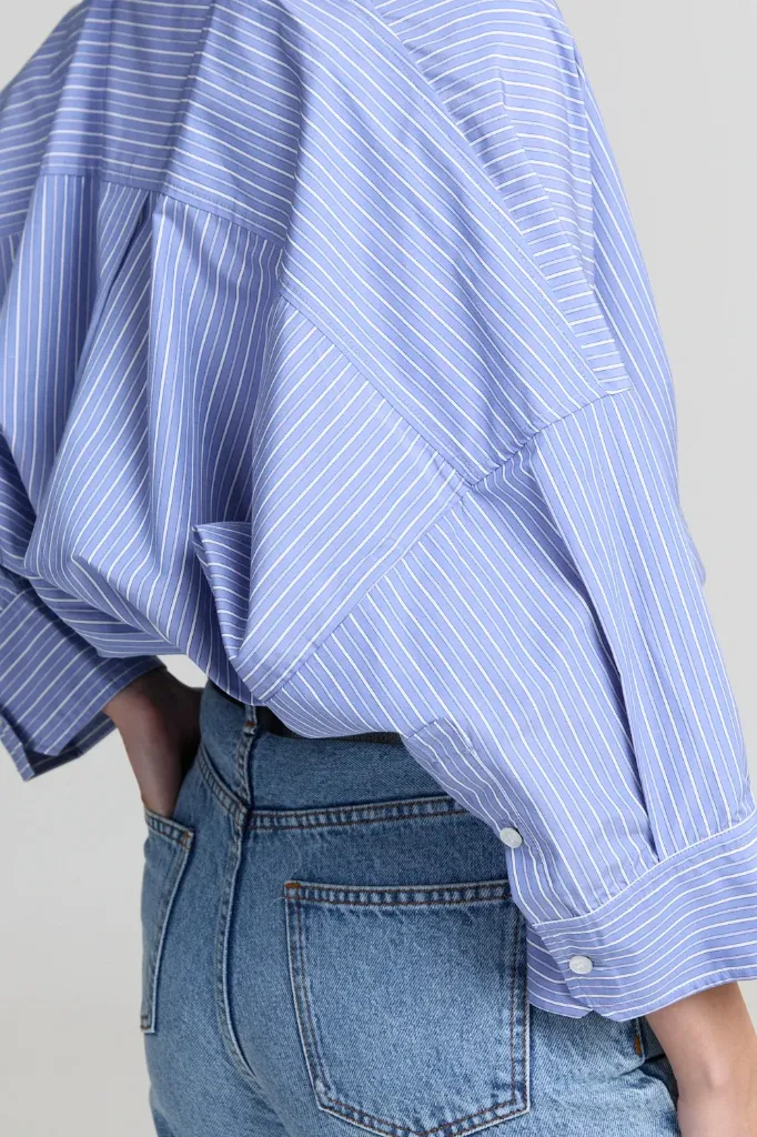 LIVTHELABEL - Light_Blue_Shirt_Jackie_Manches.webp