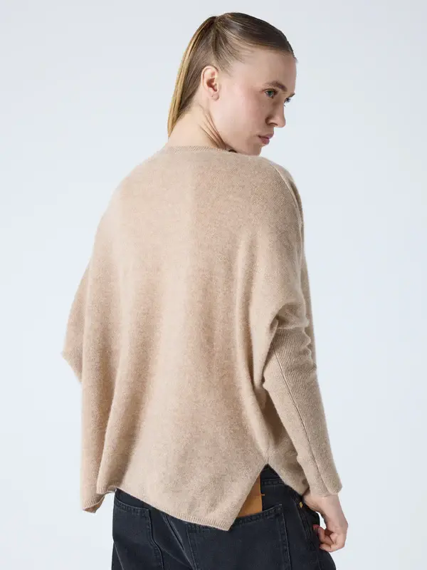 Absolut-Cashmere-Pull-Camille-Poncho-Chestnut.webp