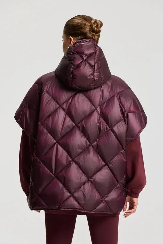 Deblon-Bowie-Cape-Bordeaux-Portée-dos.webp