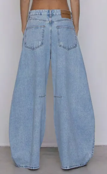 GODSAVEDENIM-Jeans-Balloon-Iride-Blue-Dos.webp