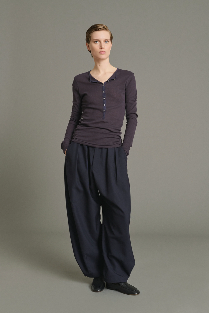 Sœur pantalon Vernon en toile de laine bleu nuit