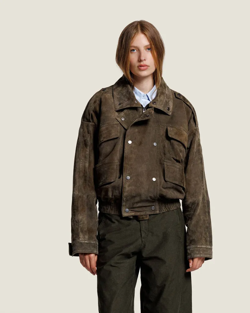 alter-ego-kaki-holly-suede-jacket-porté.webp