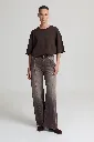 LIVTHELABEL-Jeans JOEY CHESTNUT BROWN porté.webp