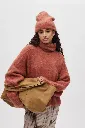 Rabens-Saloner- Pull Fluffy Mabeka Redwood-porté.webp