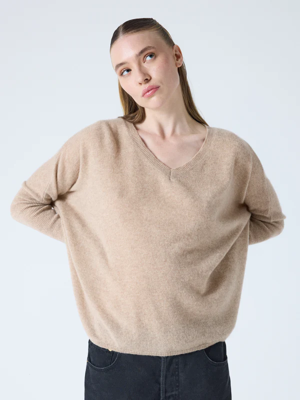ABSOLUT CASHMERE Camille Pull Poncho Col V Chestnut
