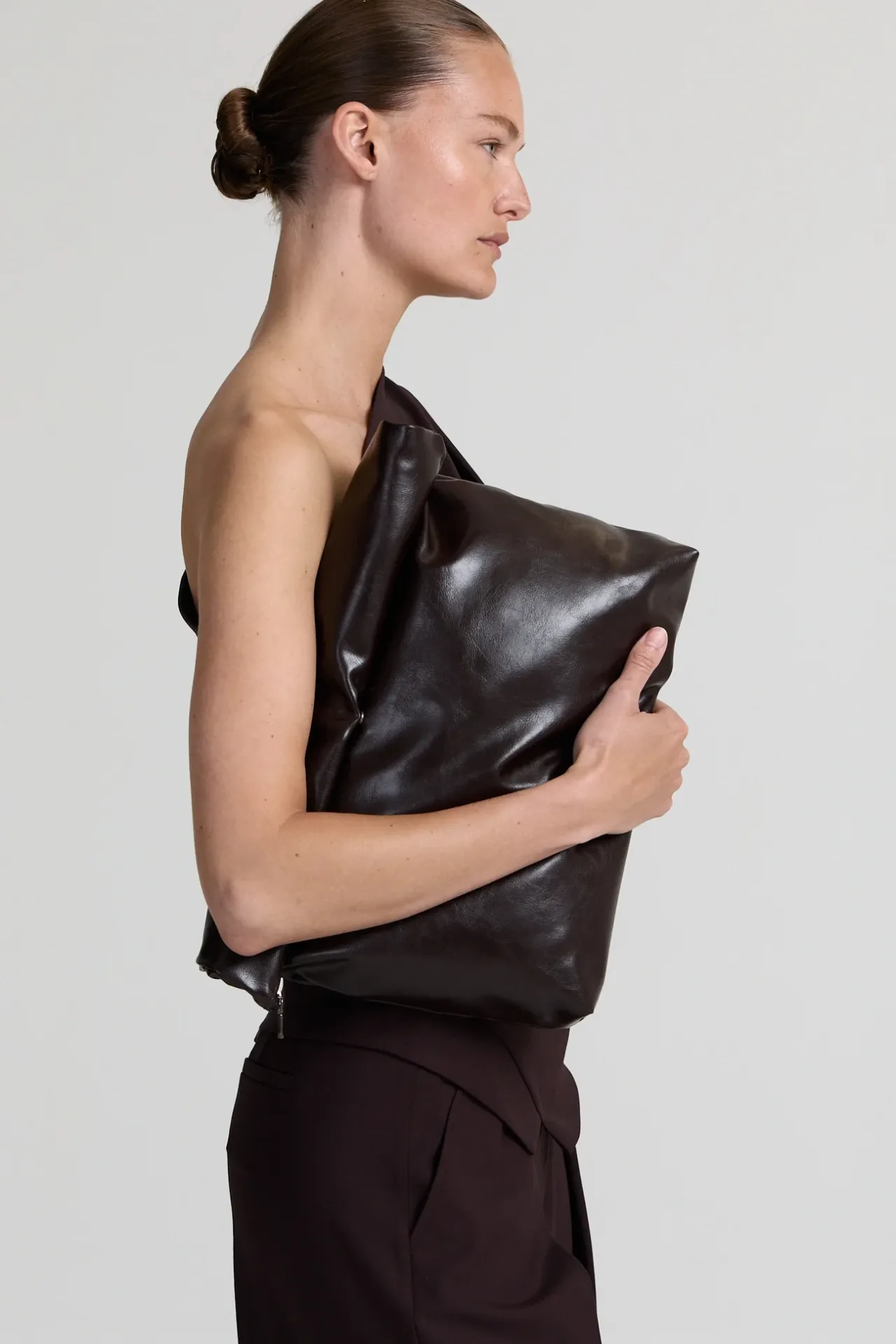 LIVTHELABEL Sac Pochette Lewis Brown Cuir Vegan