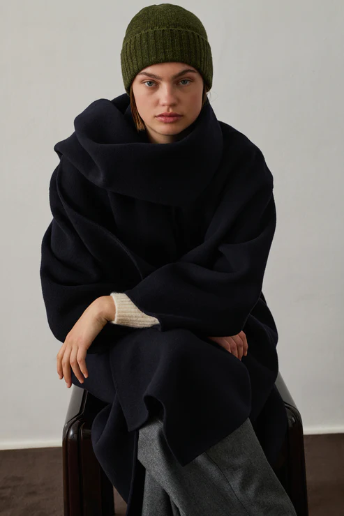 [AW25] SOEUR - Blizzard Bonnet Rond à Revers en Laine Vierge Kaki