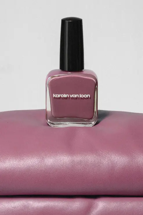 KAROLIN VAN LOON 44 Jus de Prune Vernis à Ongles
